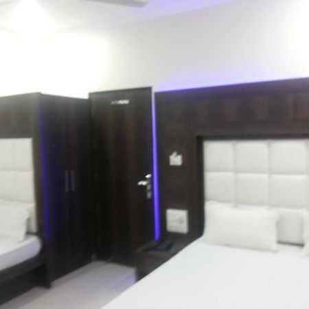 โรงแรมพิงค์ ซิตี้ Paharganj ภายนอก รูปภาพ