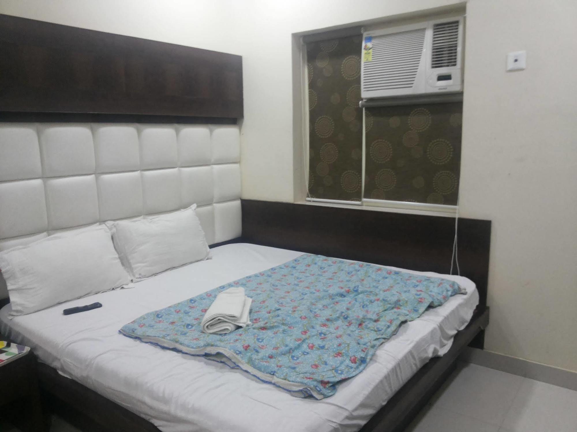 โรงแรมพิงค์ ซิตี้ Paharganj ภายนอก รูปภาพ